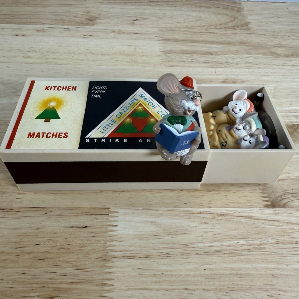 1984 Hallmark Matchbox Mice Music Box  "Santa Claus Is‎ Coming To Town" Vintage